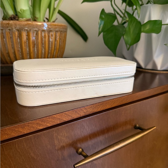 Pandora Cream Leather Jewelry Box Travel Case - Picture 2 of 9